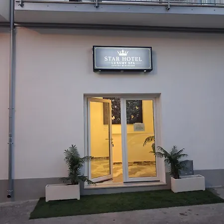 Star Luxury Centro Benessere סיניסקולה